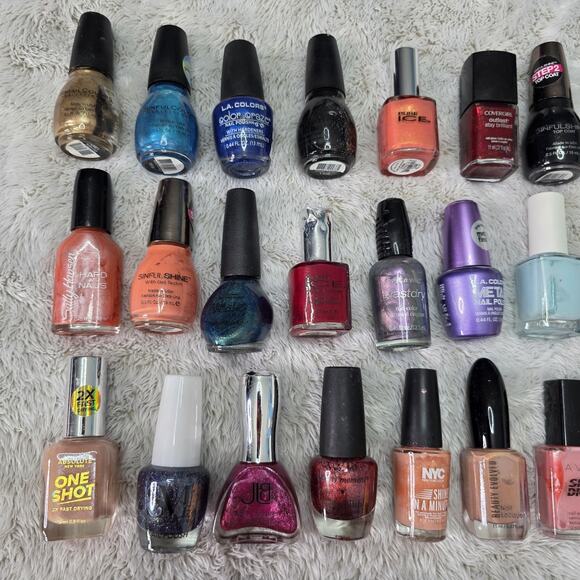 Lot of 40 Assorted Nail Polishes Gel, Glitter, Metallic, Matte Shades - Picture 11 of 16